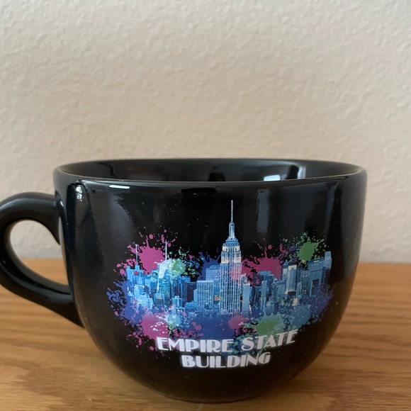 Extra Large Coffee Mug with Iconic NYC Logo - Picture 5 of 5